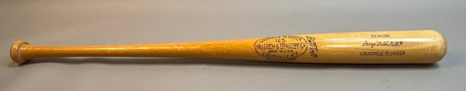 George Babe Ruth H&B 125 34" Baseball Bat 30oz: Great original bat - see all photos! PLEASE SEE ALL PHOTOS AND USE THEM AS A BETTER IDEA ON DESCRIPTION! ASK ANY QUESTIONS! PLEASE NOTE WE OFFER IN HOUSE SHIPPING & HAVE BIDDING AVAILABLE ON OUR OWN W