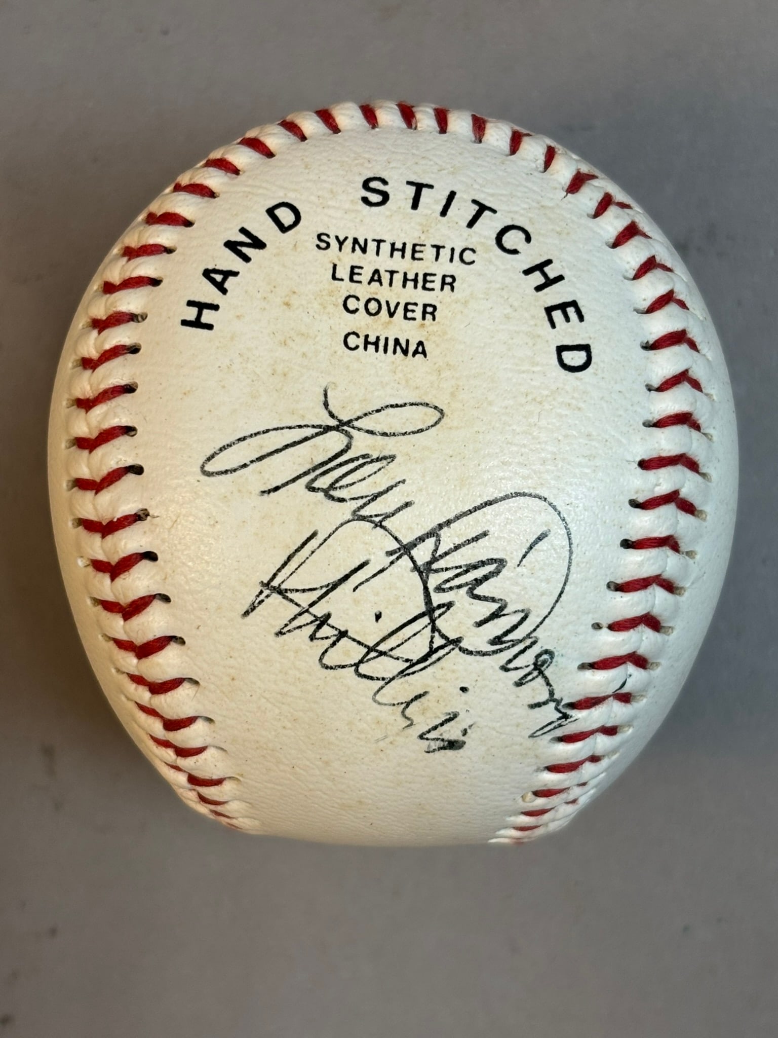 Dunlop LOU DIAMOND PHILLIPS Signed Baseball: PLEASE SEE ALL PHOTOS AND USE THEM AS A BETTER IDEA ON DESCRIPTION! ASK ANY QUESTIONS! PLEASE NOTE WE OFFER IN HOUSE SHIPPING & HAVE BIDDING AVAILABLE ON OUR OWN WEBSITE! If you win on LIVE AUCTIONEER