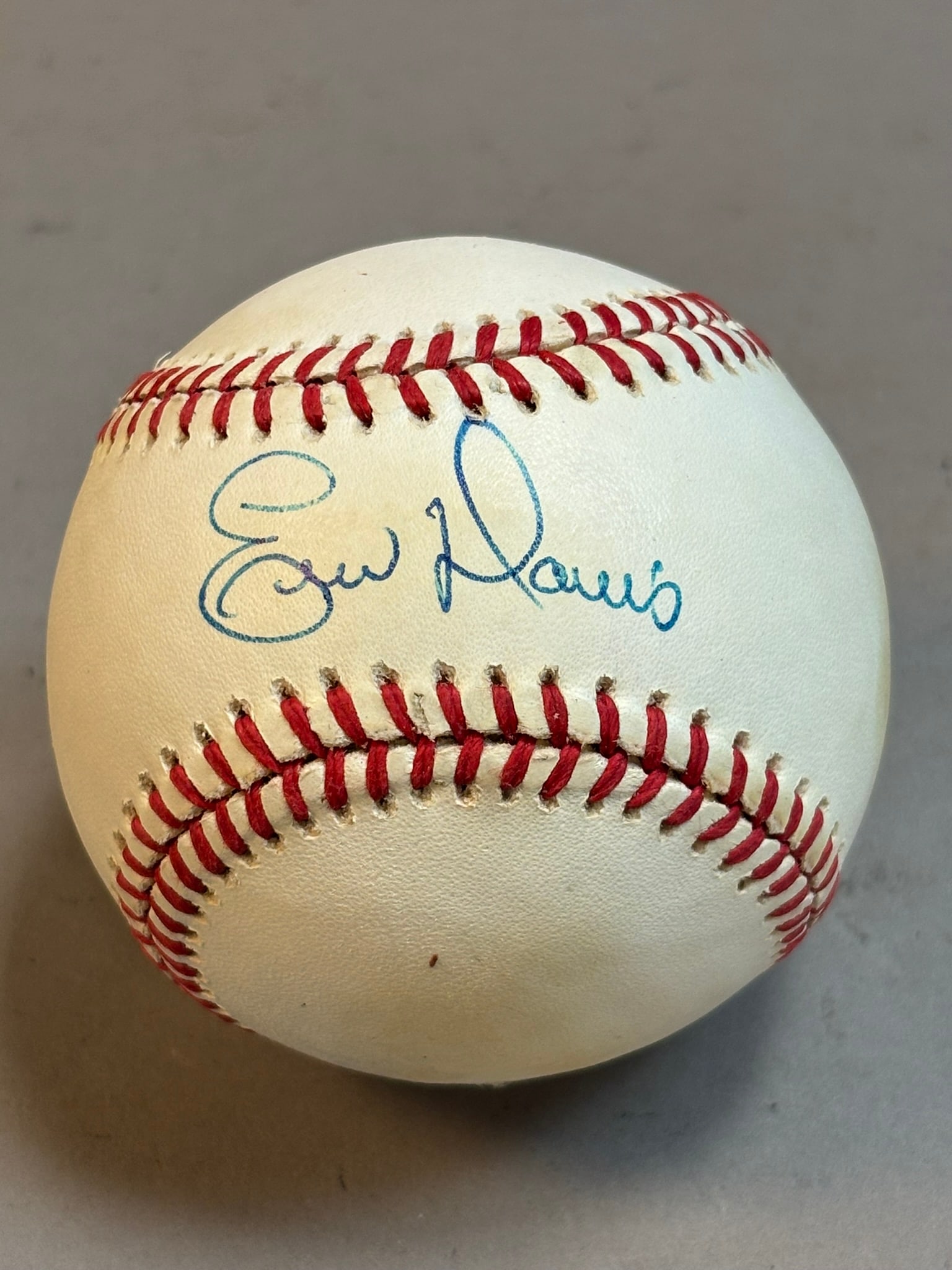Eric Davis Single Signed Giamatti Rawlings Ball: PLEASE SEE ALL PHOTOS AND USE THEM AS A BETTER IDEA ON DESCRIPTION! ASK ANY QUESTIONS! PLEASE NOTE WE OFFER IN HOUSE SHIPPING & HAVE BIDDING AVAILABLE ON OUR OWN WEBSITE! If you win on LIVE
