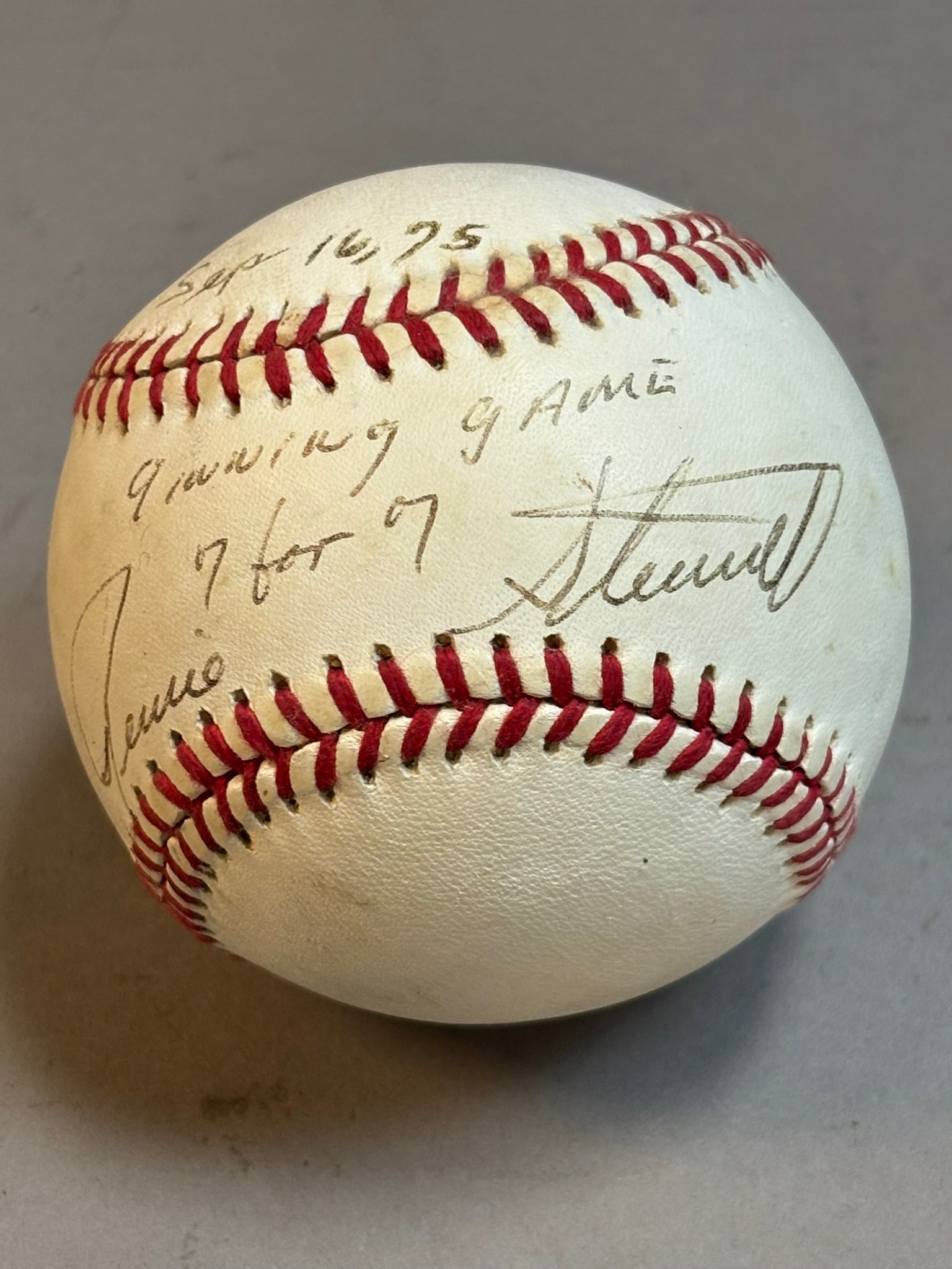 Rennie Stennett Signed 7 for 7 1975 Baseball: PLEASE SEE ALL PHOTOS AND USE THEM AS A BETTER IDEA ON DESCRIPTION! ASK ANY QUESTIONS! PLEASE NOTE WE OFFER IN HOUSE SHIPPING & HAVE BIDDING AVAILABLE ON OUR OWN WEBSITE! If you win on LIVE