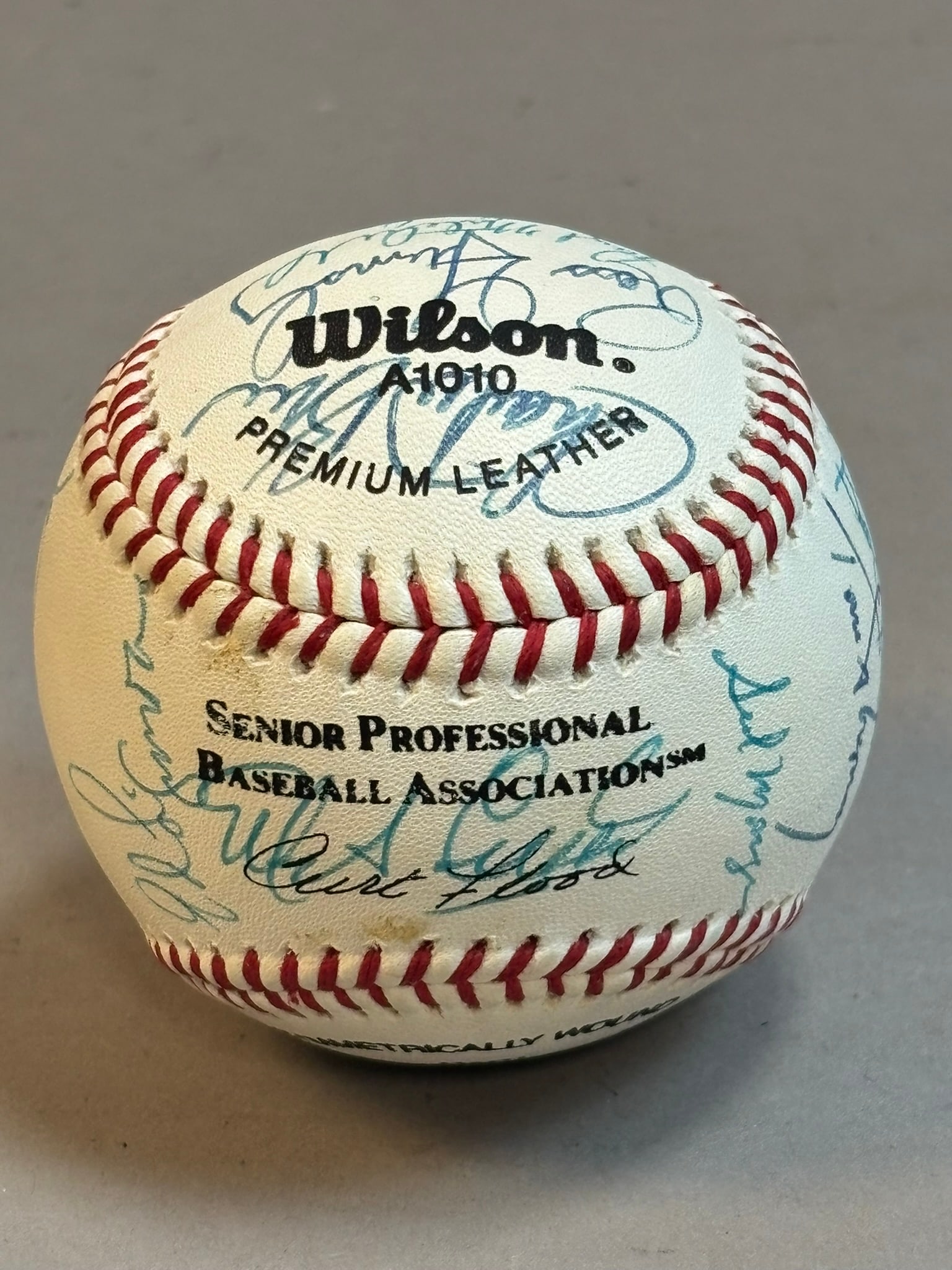 Earl Weaver Gold Coast Suns 1989-90 Team Ball: PLEASE SEE ALL PHOTOS AND USE THEM AS A BETTER IDEA ON DESCRIPTION! ASK ANY QUESTIONS! PLEASE NOTE WE OFFER IN HOUSE SHIPPING & HAVE BIDDING AVAILABLE ON OUR OWN WEBSITE! If you win on LIVE