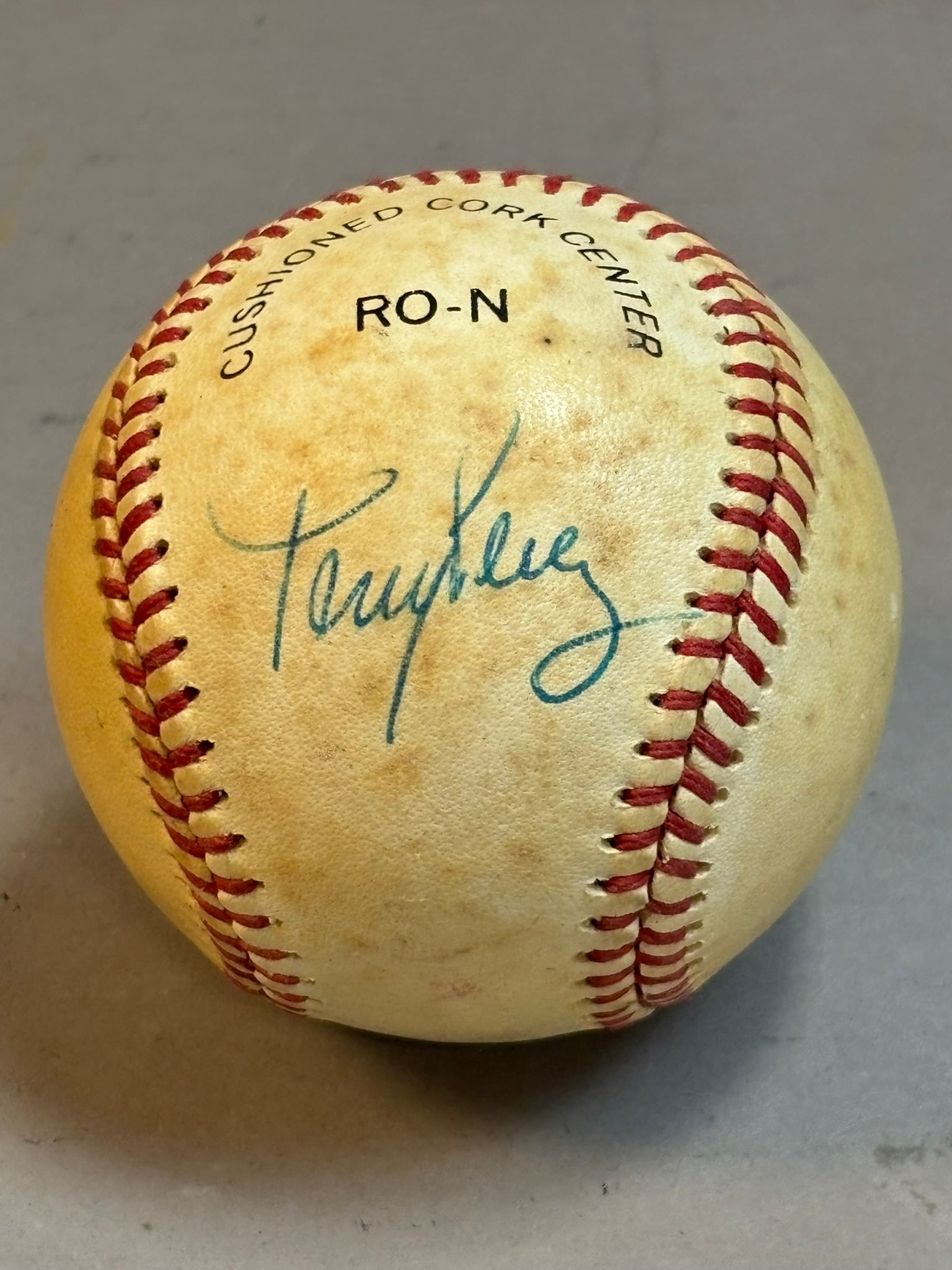 Tony Perez Single Signed Rawlings Feeney Ball: PLEASE SEE ALL PHOTOS AND USE THEM AS A BETTER IDEA ON DESCRIPTION! ASK ANY QUESTIONS! PLEASE NOTE WE OFFER IN HOUSE SHIPPING & HAVE BIDDING AVAILABLE ON OUR OWN WEBSITE! If you win on LIVE