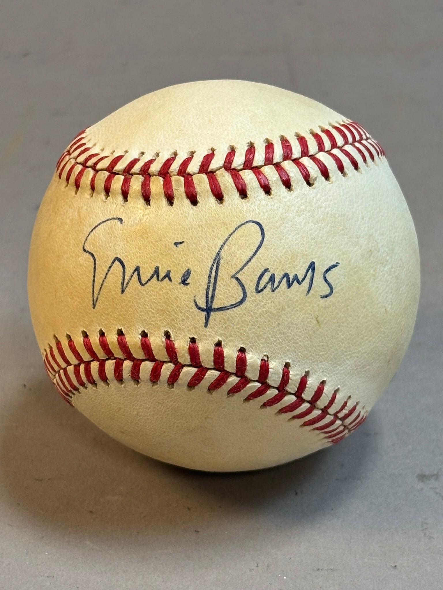 Ernie Banks Signed Feeney Rawlings Baseball: PLEASE SEE ALL PHOTOS AND USE THEM AS A BETTER IDEA ON DESCRIPTION! ASK ANY QUESTIONS! PLEASE NOTE WE OFFER IN HOUSE SHIPPING & HAVE BIDDING AVAILABLE ON OUR OWN WEBSITE! If you win on LIVE