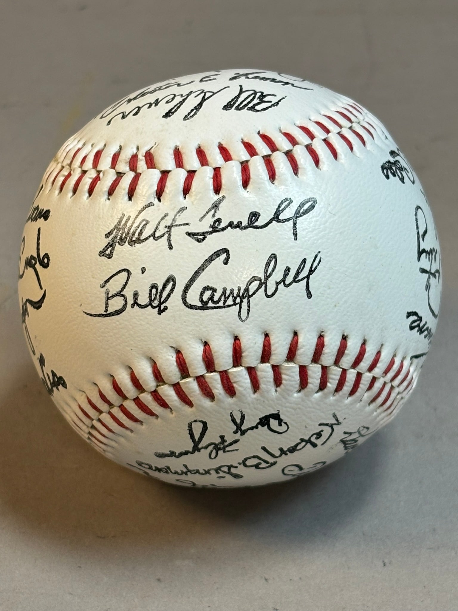 Lot Original Team Signed Facsimile Signed Balls: PLEASE SEE ALL PHOTOS AND USE THEM AS A BETTER IDEA ON DESCRIPTION! ASK ANY QUESTIONS! PLEASE NOTE WE OFFER IN HOUSE SHIPPING & HAVE BIDDING AVAILABLE ON OUR OWN WEBSITE! If you win on LIVE