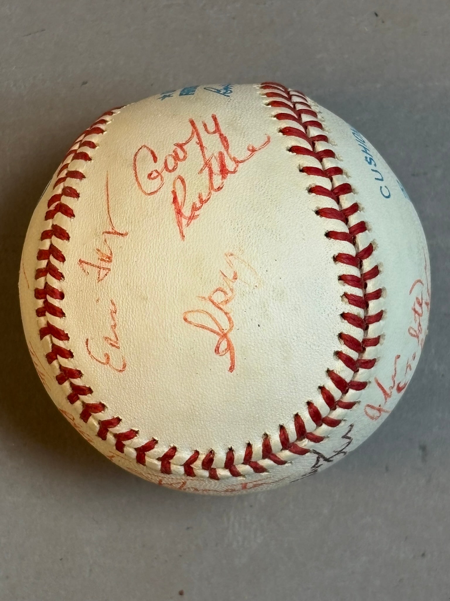 VINTAGE UNKNOWN TEAM SIGNED BASEBALL - 5