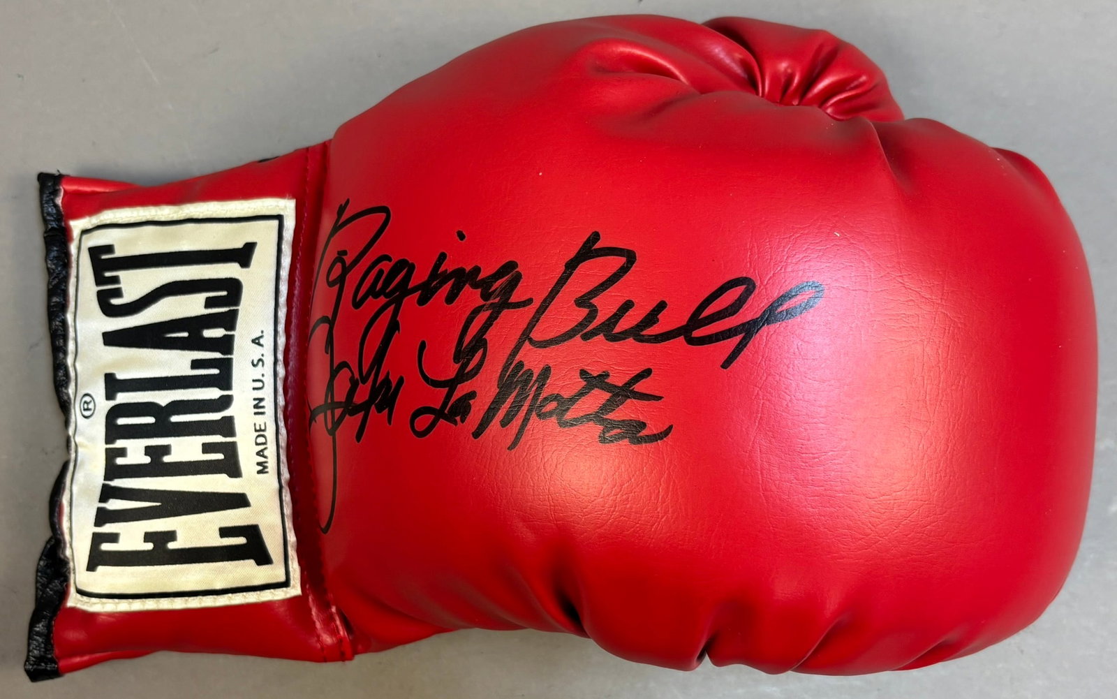 Jake LaMotta Raging Bull Signed Everlast Glove: PLEASE SEE ALL PHOTOS AND USE THEM AS A BETTER IDEA ON DESCRIPTION! ASK ANY QUESTIONS! PLEASE NOTE WE OFFER IN HOUSE SHIPPING & HAVE BIDDING AVAILABLE ON OUR OWN WEBSITE! If you win on LIVE