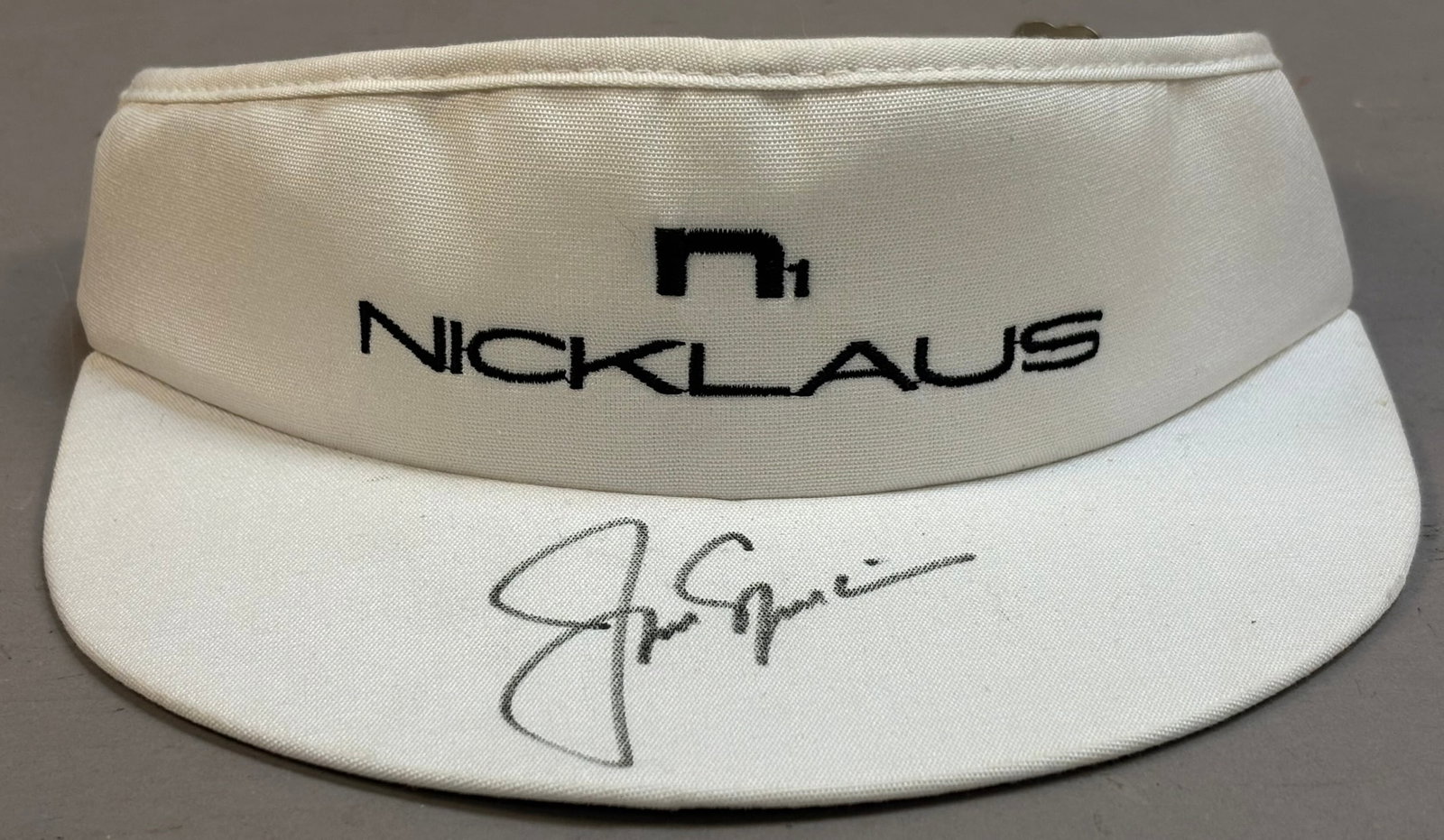 Jack Nicklaus Signed Original Auto Golf Visor Hat: PLEASE SEE ALL PHOTOS AND USE THEM AS A BETTER IDEA ON DESCRIPTION! ASK ANY QUESTIONS! PLEASE NOTE WE OFFER IN HOUSE SHIPPING & HAVE BIDDING AVAILABLE ON OUR OWN WEBSITE! If you win on LIVE