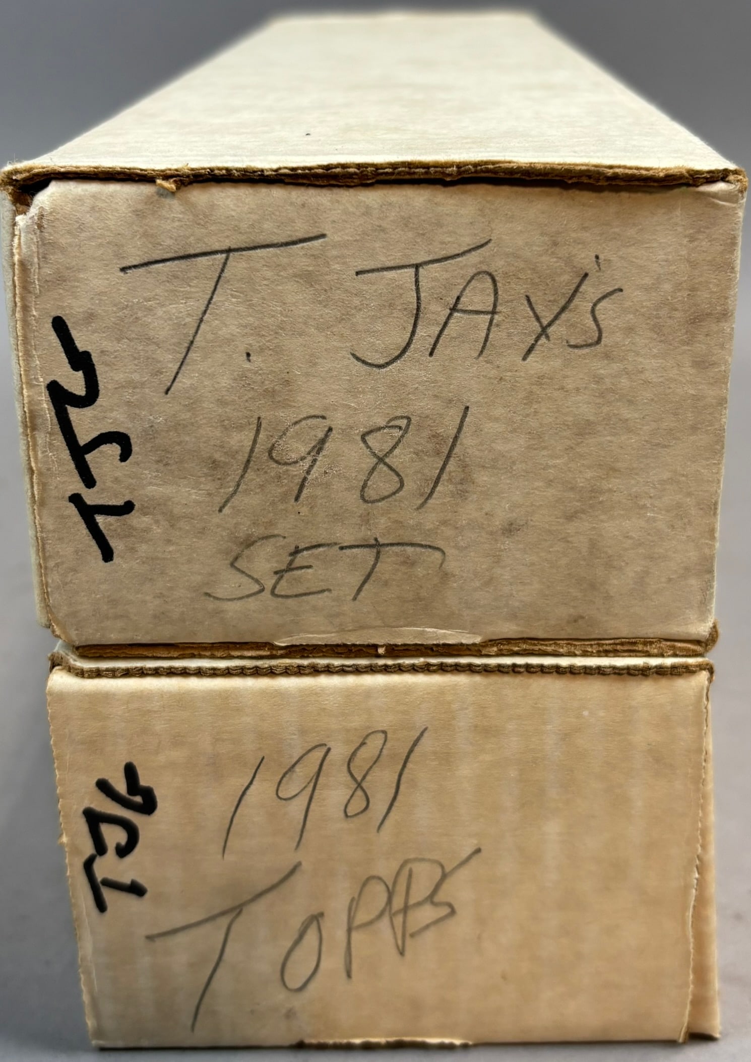 Pair Vintage 1981 Topps Baseball Complete Sets: PLEASE SEE ALL PHOTOS AND USE THEM AS A BETTER IDEA ON DESCRIPTION! ASK ANY QUESTIONS! PLEASE NOTE WE OFFER IN HOUSE SHIPPING & HAVE BIDDING AVAILABLE ON OUR OWN WEBSITE! If you win on LIVE AUCTIONEER