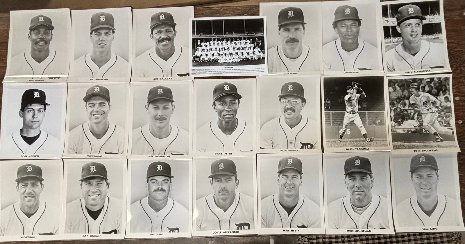 21 8x10 B&W Detroit Tigers Baseball Photos: All Original and or team issued Photos - Photos PLEASE SEE ALL PHOTOS AND USE THEM AS A BETTER IDEA ON DESCRIPTION! ASK ANY QUESTIONS! PLEASE NOTE WE OFFER IN HOUSE SHIPPING & HAVE BIDDING AVAILABLE