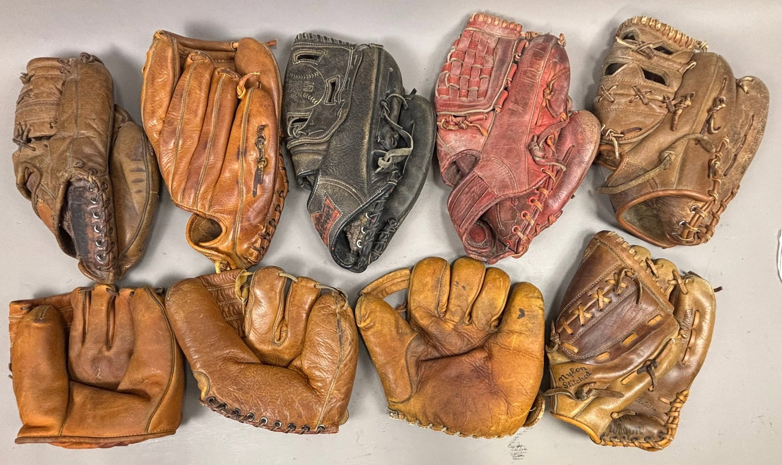 Lot 9 Vintage Baseball Gloves HANK AARON Nokona (1 of 20)