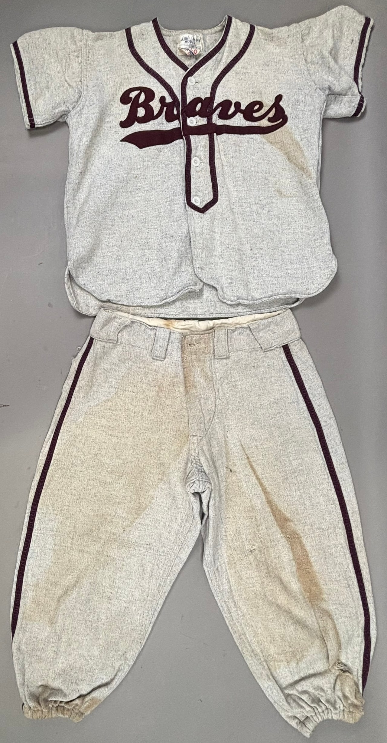 Felco BRAVES Little League Baseball Jersey Pair: PLEASE SEE ALL PHOTOS AND USE THEM AS A BETTER IDEA ON DESCRIPTION! ASK ANY QUESTIONS! PLEASE NOTE WE OFFER IN HOUSE SHIPPING & HAVE BIDDING AVAILABLE ON OUR OWN WEBSITE! If you win on LIVE