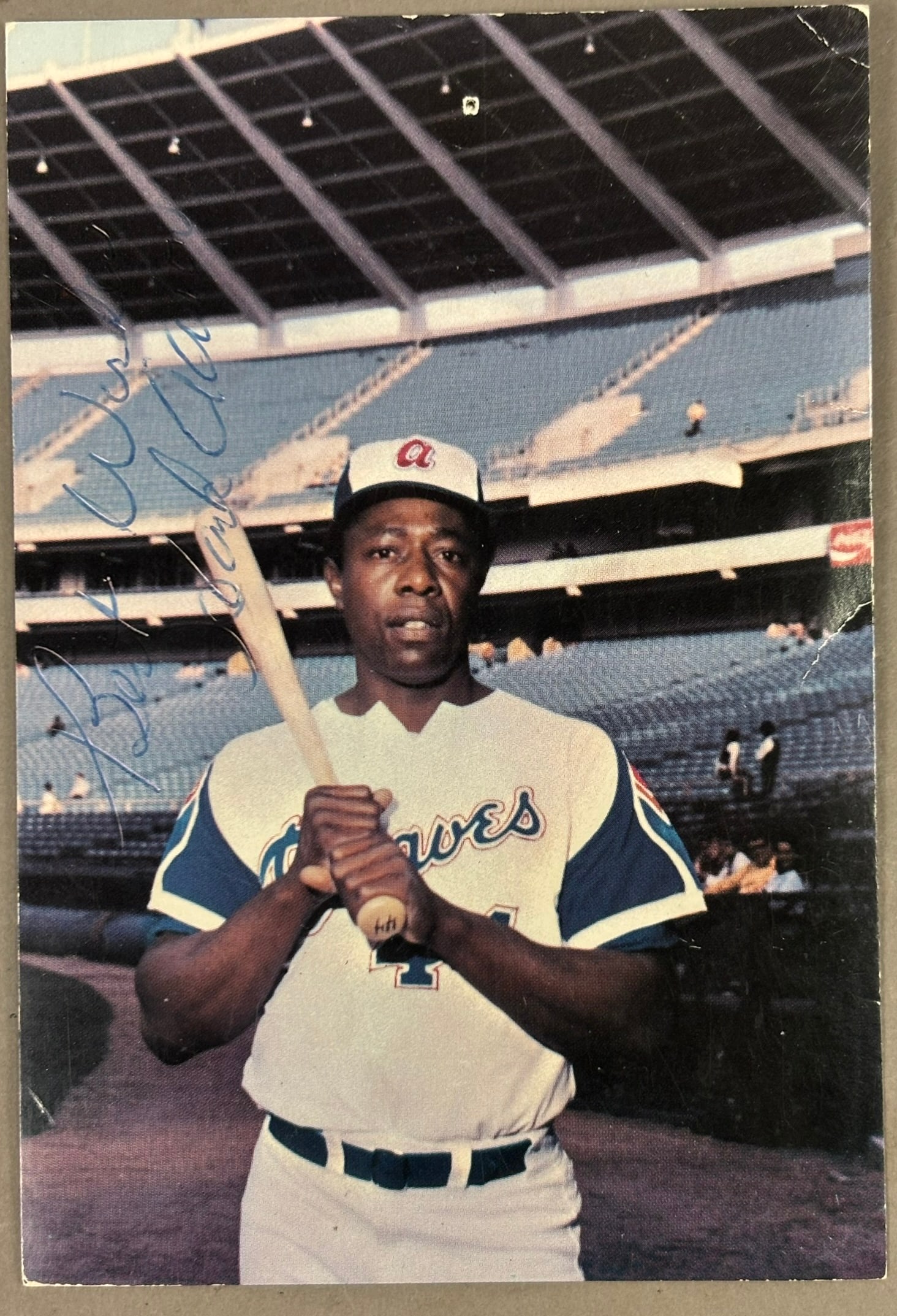 Hank Aaron Original 3x5 Signed Baseball Photo JSA: PLEASE SEE ALL PHOTOS AND USE THEM AS A BETTER IDEA ON DESCRIPTION! ASK ANY QUESTIONS! PLEASE NOTE WE OFFER IN HOUSE SHIPPING & HAVE BIDDING AVAILABLE ON OUR OWN WEBSITE! If you win on LIVE