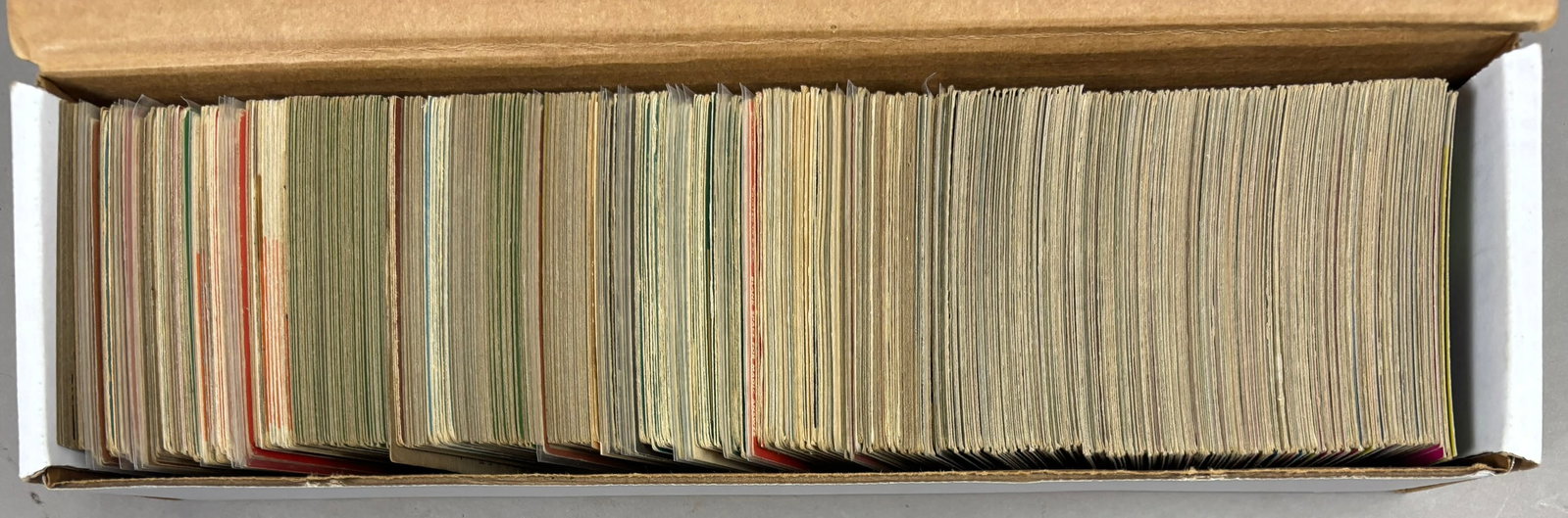 800 Count Box 50s-60s FOOTBALL Cards Stars Hofers: PLEASE SEE ALL PHOTOS AND USE THEM AS A BETTER IDEA ON DESCRIPTION! ASK ANY QUESTIONS! PLEASE NOTE WE OFFER IN HOUSE SHIPPING & HAVE BIDDING AVAILABLE ON OUR OWN WEBSITE! If you win on LIVE