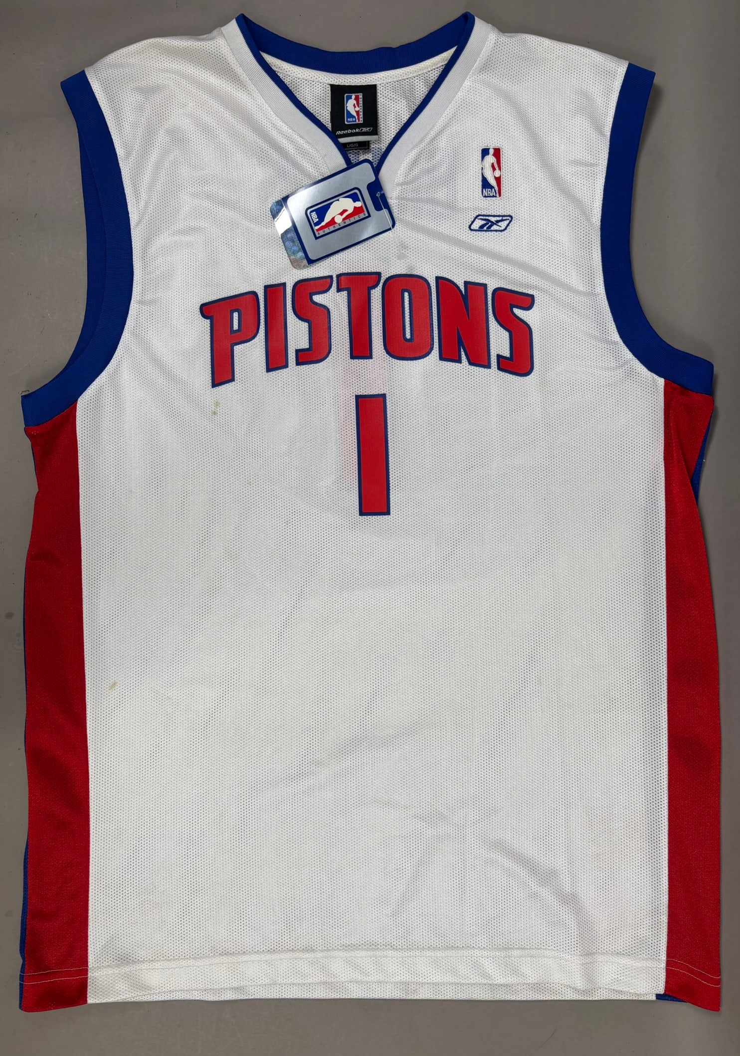 NWT Billups Detroit Pistons Signed Jersey JSA: PLEASE SEE ALL PHOTOS AND USE THEM AS A BETTER IDEA ON DESCRIPTION! ASK ANY QUESTIONS! PLEASE NOTE WE OFFER IN HOUSE SHIPPING & HAVE BIDDING AVAILABLE ON OUR OWN WEBSITE! If you win on LIVE AUCTIONEER