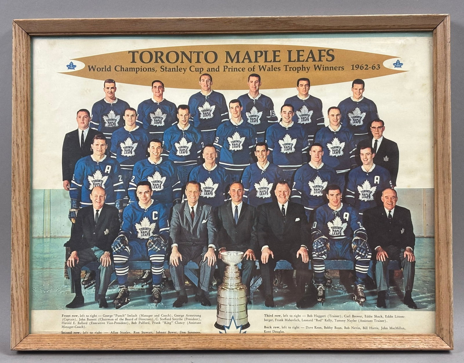 1962-63 TORONTO MAPLE LEAFS 17x13 Framed Photo: PLEASE SEE ALL PHOTOS AND USE THEM AS A BETTER IDEA ON DESCRIPTION! ASK ANY QUESTIONS! PLEASE NOTE WE OFFER IN HOUSE SHIPPING & HAVE BIDDING AVAILABLE ON OUR OWN WEBSITE! If you win on LIVE AUCTIONEER