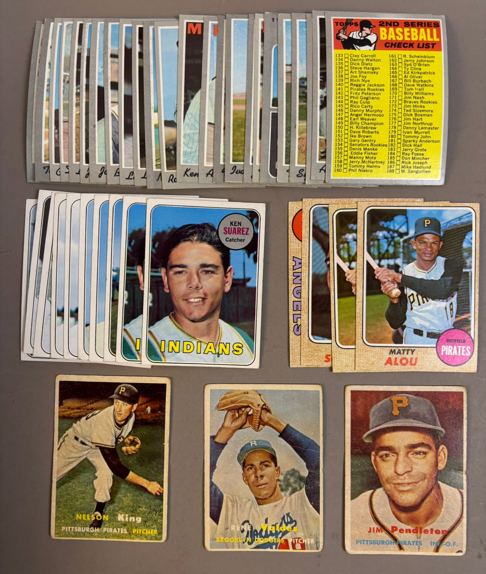 Nice Vtg 50s 60s Baseball Card Lot (1 of 17)