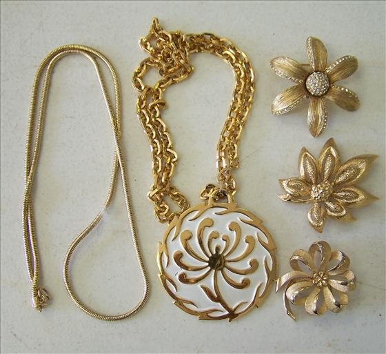 5pc pins and necklace: 5pc pins and necklace some signed Monet - Trafiari gold tone flower shaped