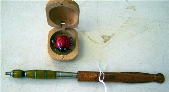 2 pc - Moving lady bug, Knife : 2 pc - Moving lady bug with rhinestone wood carved shell - Knife - letter opener - stone handle - Leather clip on case