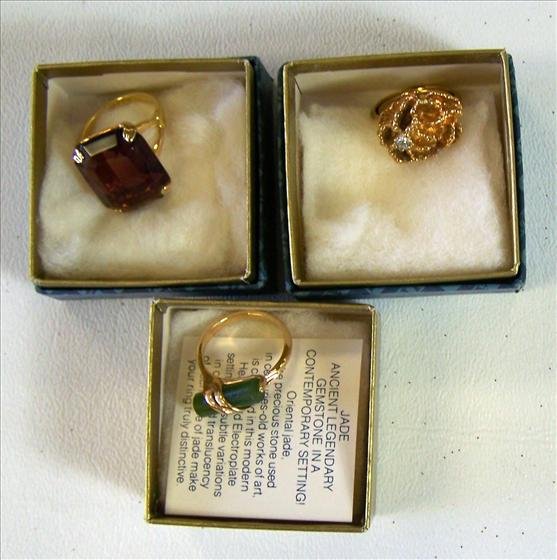 3 Avon rings: 3 Avon rings - Burgundy Wine #6 - Captured Jade - #6 - Flowerblaze small with box