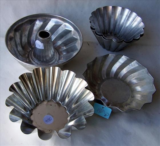 5 pc cake or Jell-O molds: 5 pc aluminum cake or Jell-O molds