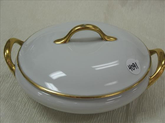 1 Nippon Covered Bowl: 1 Nippon Covered Bowl w/Handles, some wear on gold 10"