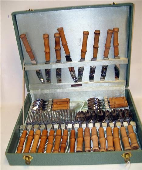 Box with flat ware oriental design: Box with flat ware oriental design wood handles service for 8
