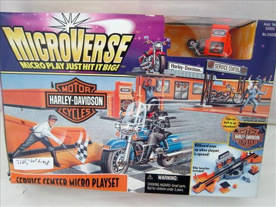 Harley Davidson - Microverse: Harley Davidson - Microverse micro play service center in box - Kenner 1995