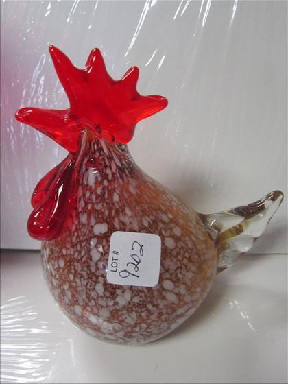 Murano chicken red gold and white: Murano chicken red gold and white spotted design - fat body - 7 by 5 1/2