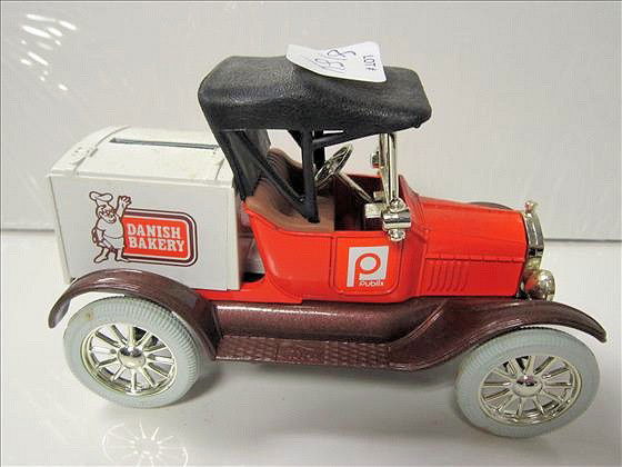 Publix Danish Bakery truck: Publix Danish Bakery truck - bank - Ertl - 1991 - coins inside - 5 3/4