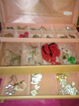 Jewelry box full jewelry pieces: Jewelry box full jewelry pieces- pins earring and misc