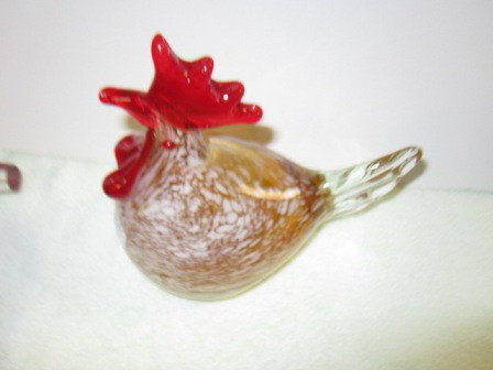 Murano glass sitting chicken: Murano glass sitting chicken red head with gold and white spatter body 7 tall