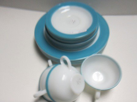 16 pc Pyrex dinner set gold post WW: 16 pc Pyrex dinner set gold mark post WW@- white with aqua rims- cup-saucer- dinner and cake plates