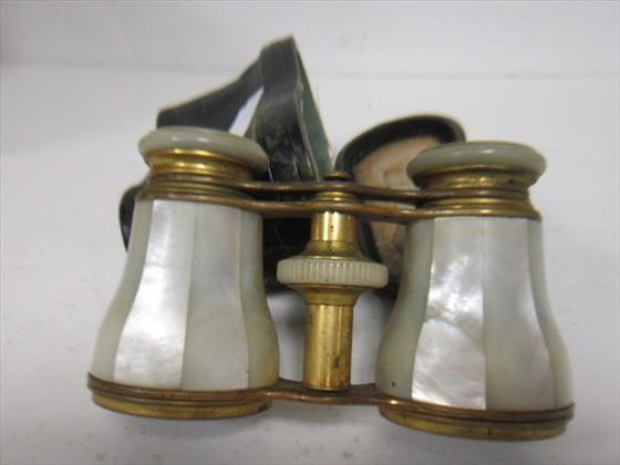 Opera glasses in case-mother of pearl: Opera glasses in case-mother of pearl- Paris-Lemaire -gold tone trim