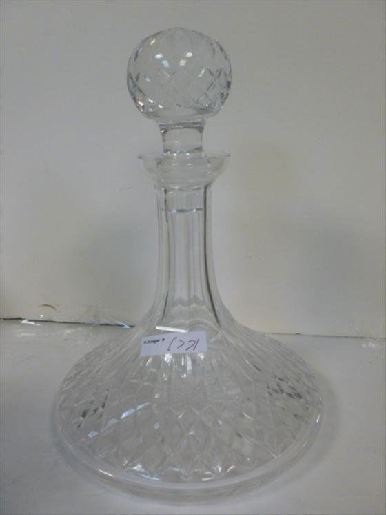 Large crystal boat decanter with stopper: Large crystal boat decanter with stopper diamond pattern- very good condition-10 1/2 tall -7 1/2" flat bottom base