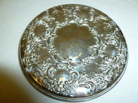 Sterling silver - Towle compact with mirror: Sterling silver - Towle compact with mirror - round - 52 grams Total3 1/4 - like new