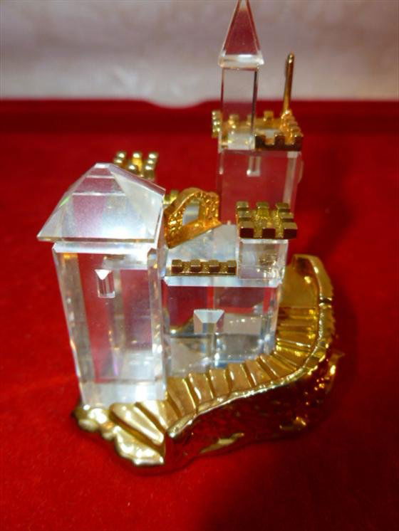 Swarovski crystal memories journeys- Castle with gold t: Swarovski crystal memories journeys- Castle with gold trim and no box