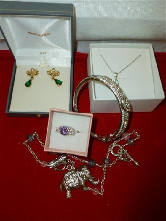 5 piece jewelry- Emerald/Rhinestone earrings