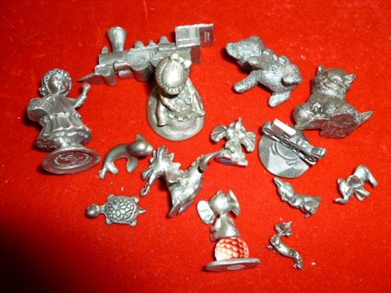 14 piece assorted small pewter pieces-some marked