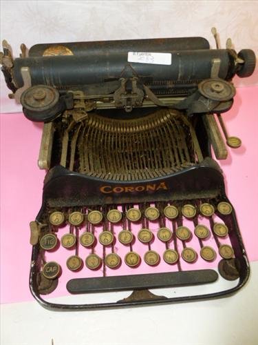 Antique Corona typewriter- black metal with ribbon- 3: Antique Corona typewriter- black metal with ribbon- 3 rows of keys- Patented March 8-1904- Feb.8-1910-does need good cleaning