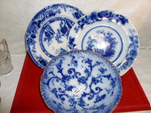 3 piece flow blue dishes and bowl gold trim on bowl: 3 piece flow blue dishes and bowl gold trim on bowl marked different patterns good condition- 9 1/2"