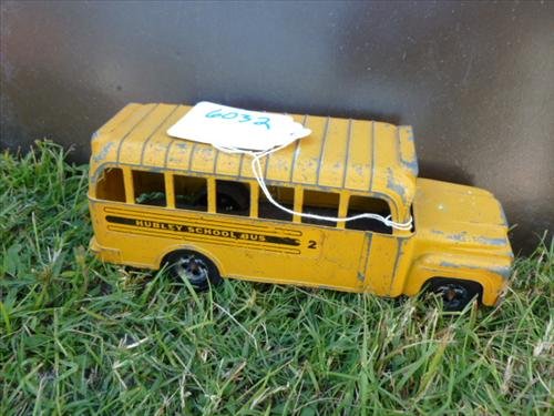 Hubley school bus- die cast- #2 -paint worn: Hubley school bus- die cast- #2 -paint worn