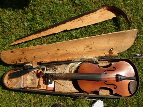 Antique Violin with case-wood as is needs tender loving: Antique Violin with case-wood as is needs tender loving care