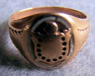 10K Yellow Gold Ring Size 8: 10K Yellow Gold Ring Size 8, engraved inside ring PAT. Oct 25, 1921 - 4.93g