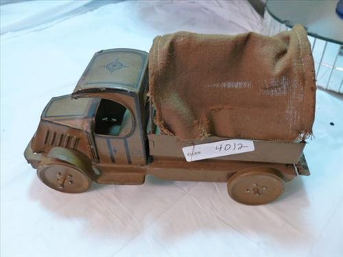 Chein tin litho Army truck- -Canvas top - Army brown: Chein tin litho Army truck- -Canvas top - Army brown- some wear- 8 long