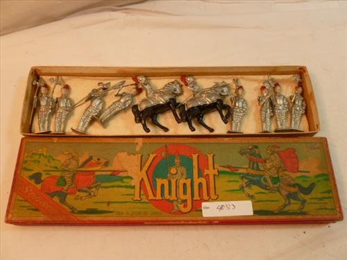 Sonsco Occupied Japan- set Lead Knights- in original: Sonsco Occupied Japan- set Lead Knights- in original box- no repaint- 10 pieces- 2 1/2 tall excellent -arms move-