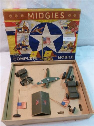 Midgies Complete mobile Army wood figures in original: Midgies Complete mobile Army wood figures in original box no repaint-Jaymar- safe for children paint- nice set