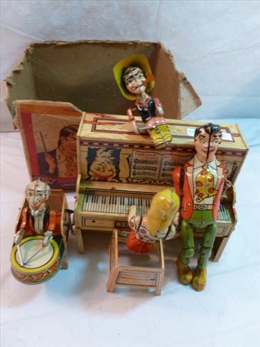 1945 Unique Art Lil Abner and his dog patch band- with: 1945 Unique Art Lil Abner and his dog patch band- with box- works- Abner missing arm -box is torn rest good condition-great piece