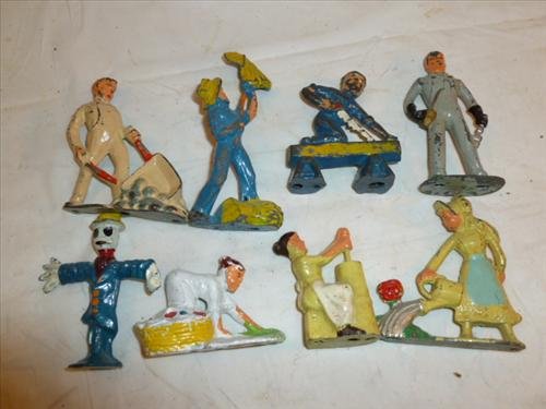 8 pc Barclay Hallow lead figures- Rare- origianl no: 8 pc Barclay Hallow lead figures- Rare- origianl no repaint- sxcarecrow- man with saw- lady-scrubbing- mechanic- and more