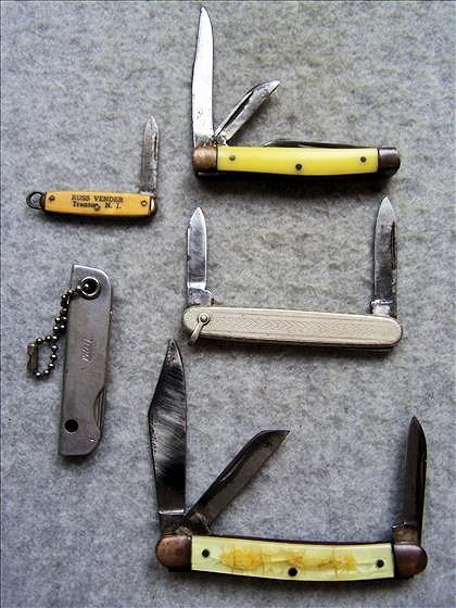5 Unmarked Pocket Knives: 5 Unmarked Pocket Knives - 3 1/4", 2 3/4", 2 5/8", 2 1/4" and 1 1/2"