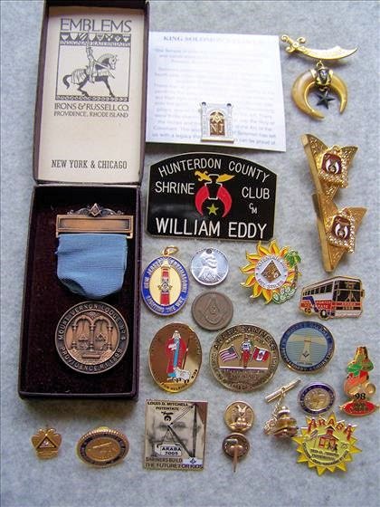 Lot of Assorted Masonic Memorabilia: Lot of Assorted Masonic Memorabilia